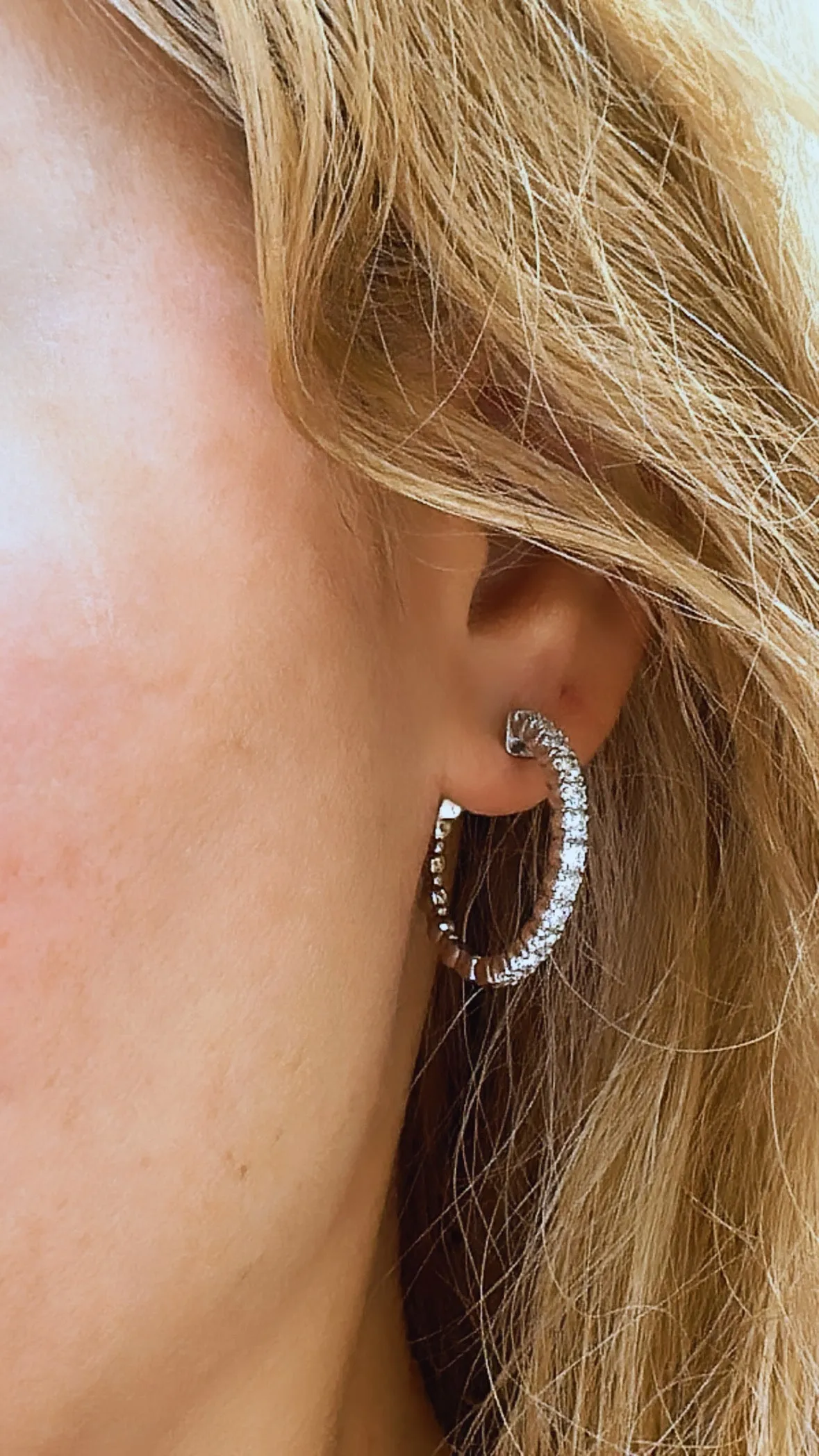 1.45ct tw Diamond Hoop Earrings