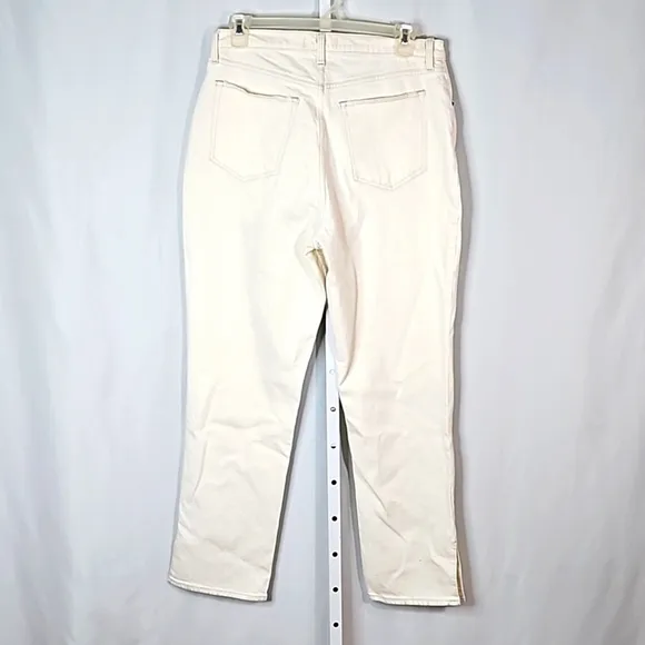 Abercrombie &amp; Fitch Cream 33/16 Jeans NWOT