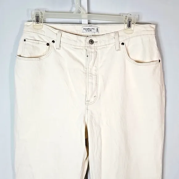 Abercrombie &amp; Fitch Cream 33/16 Jeans NWOT