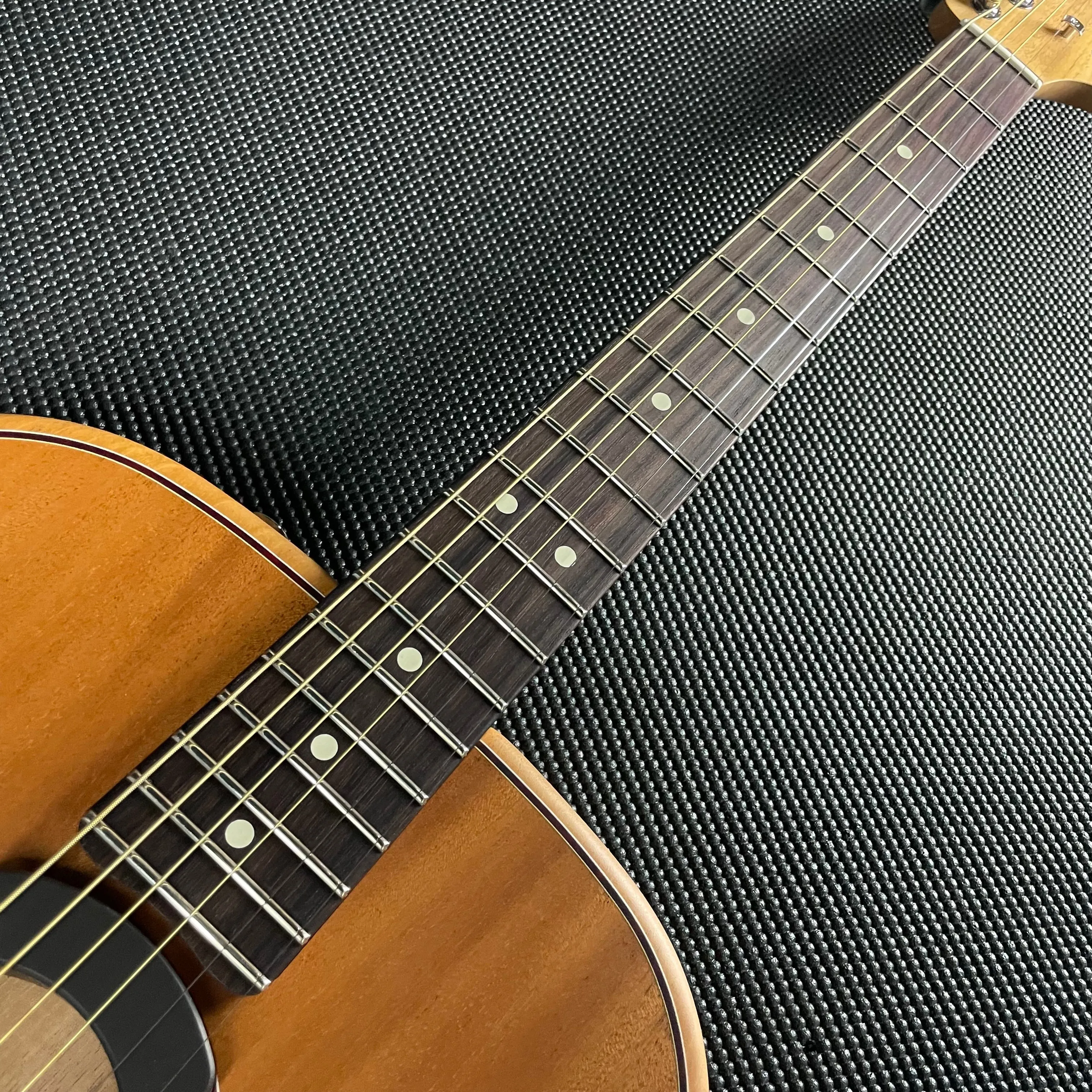 Fender Highway Series Dreadnought, Rosewood Fingerboard- All-Mahogany (MXA2308742)