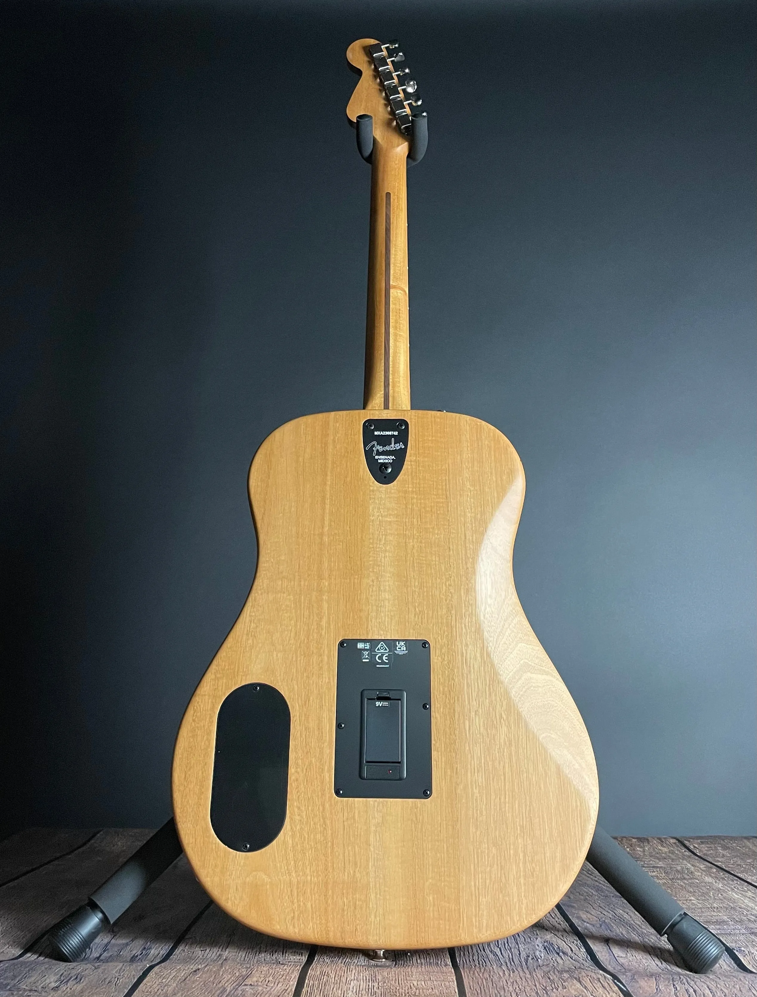Fender Highway Series Dreadnought, Rosewood Fingerboard- All-Mahogany (MXA2308742)