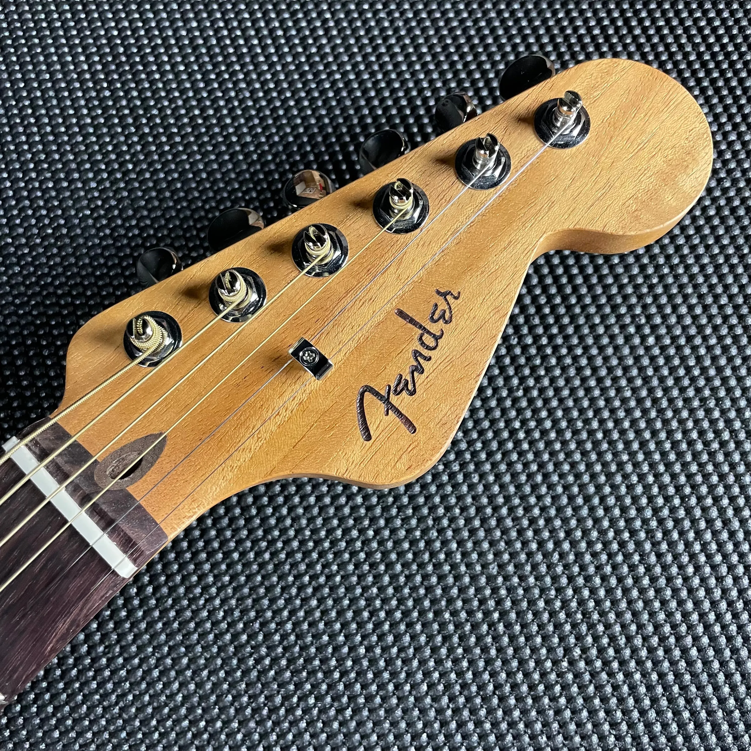 Fender Highway Series Dreadnought, Rosewood Fingerboard- All-Mahogany (MXA2308742)