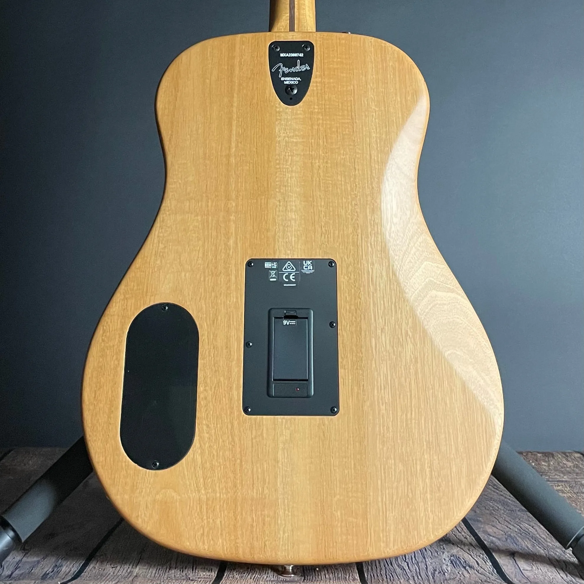 Fender Highway Series Dreadnought, Rosewood Fingerboard- All-Mahogany (MXA2308742)