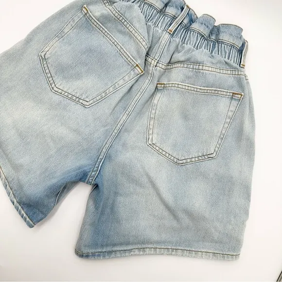 FRAME Light Wash Elastic Waist Denim Shorts in Natoma Clean