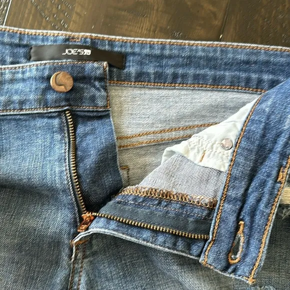 Joe’s Jeans Marylee 5” Inseam Distessed Jean Shorts Size 27 Cotton Stretch Denim