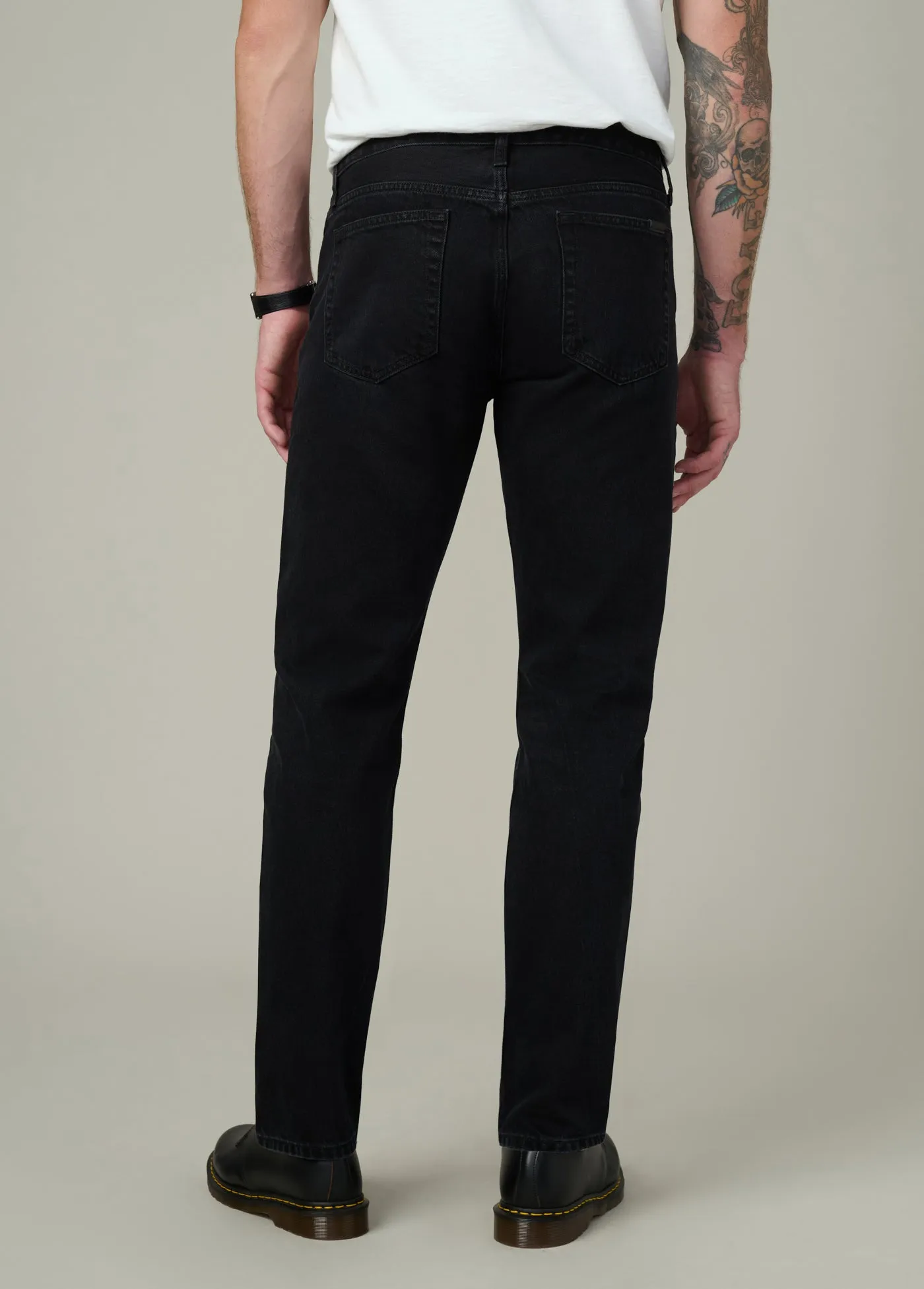 THE SLIM STRAIGHT 32