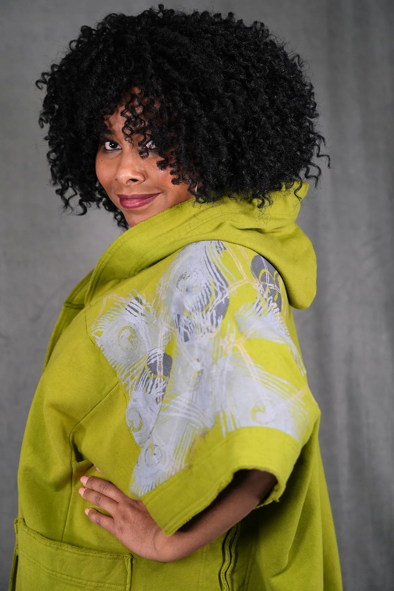 V1365 Moroccan Green Hooded Iris Cape-P
