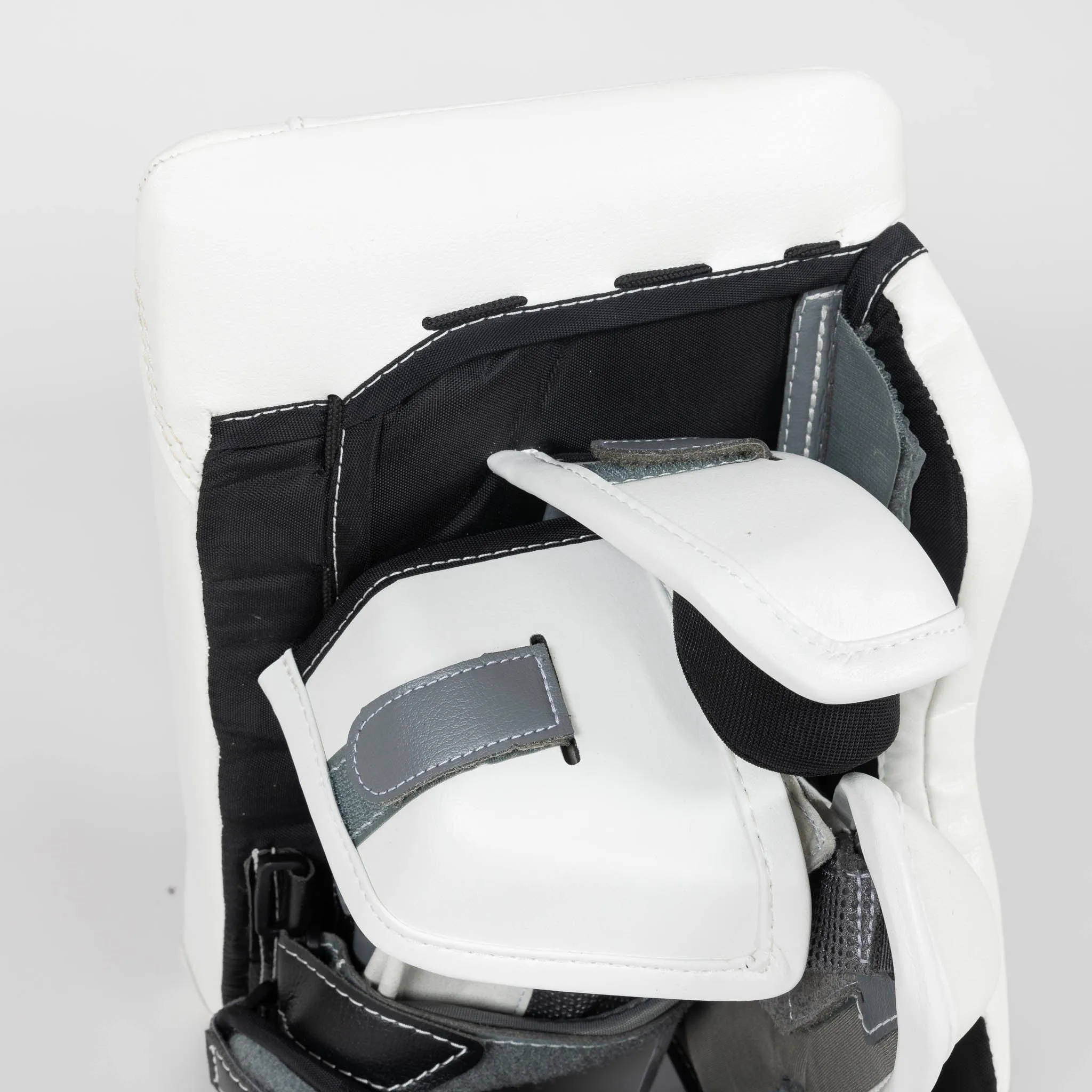 Warrior Ritual G6 E  Senior Goalie Blocker