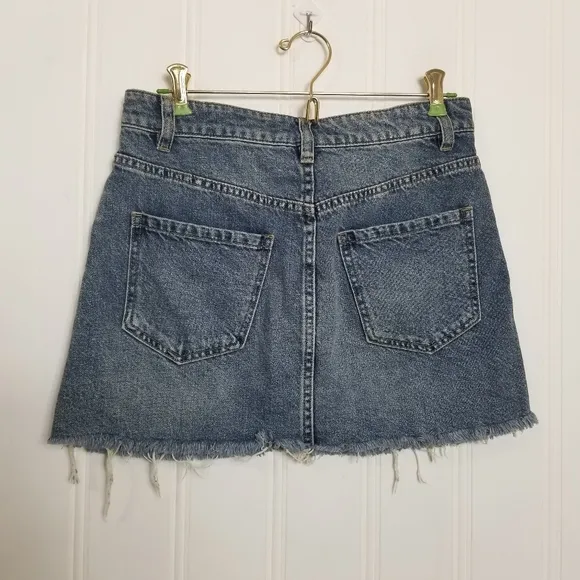 We the Free Zip Front Denim Skirt Womens Size 26 Raw Hem Blue Mini